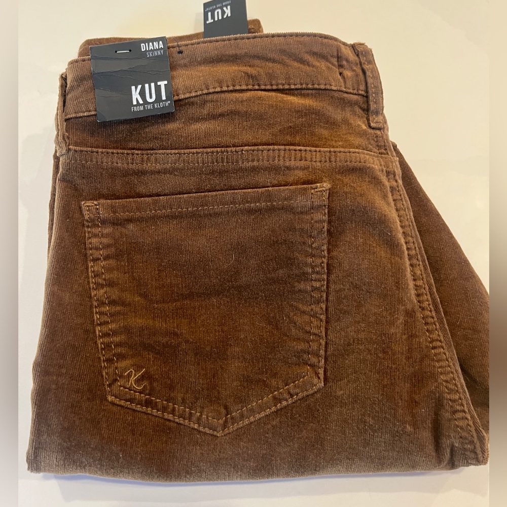 New Kut from the Kloth Women’s Brown Corduroy Diana Jeans. Size 14